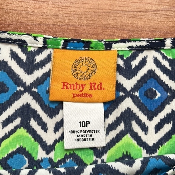 Ruby Rd women’s surfs up geo print navy and green top Size 10 P - Picture 6 of 9